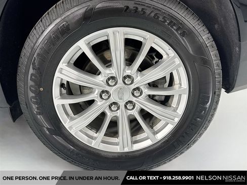 Used 2017 Cadillac XT5 FWD image 30