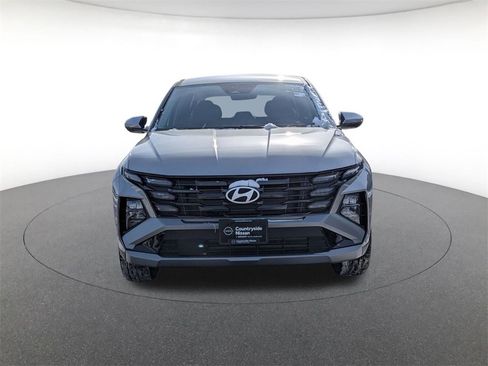 Used 2025 Hyundai Tucson SE image 2
