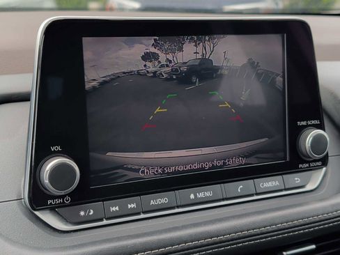 Used 2022 Nissan Rogue SV w/ SV Premium Package image 23