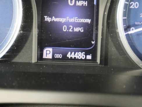 Used 2015 Toyota Camry XLE image 36