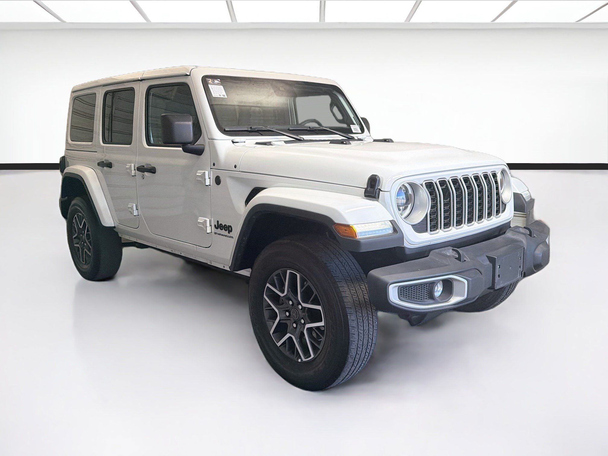 Used 2025 Jeep Wrangler Unlimited Sahara AWD/4WD image 3