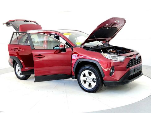 Certified 2019 Toyota RAV4 XLE w/ Convenience Package image 12