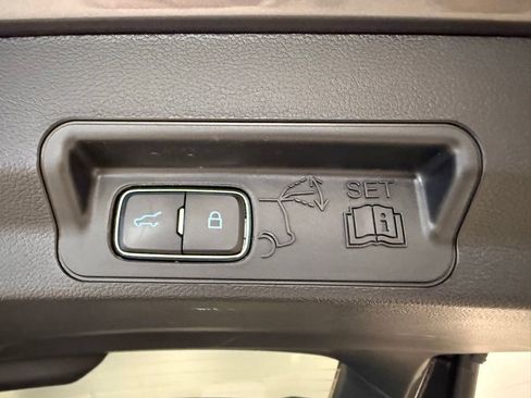 Used 2023 Ford Explorer XLT w/ Equipment Group 202A AWD/4WD image 15