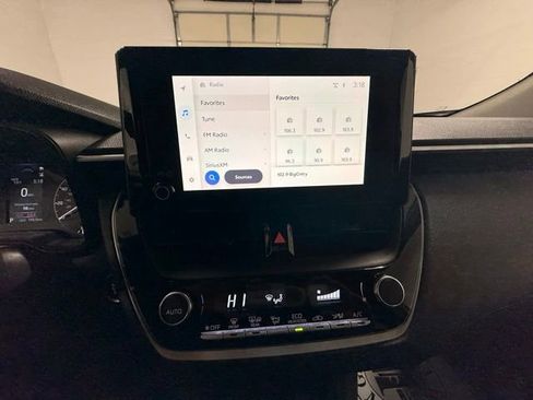 Used 2023 Toyota Corolla Cross LE image 28