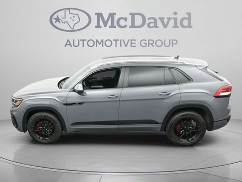 Used 2020 Volkswagen Atlas Cross Sport SEL R-Line FWD image 36