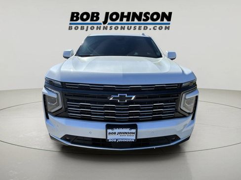 Used 2025 Chevrolet Tahoe High Country AWD/4WD image 9