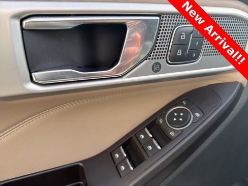 Used 2020 Ford Explorer Limited w/ Class III Trailer Tow Package image 8