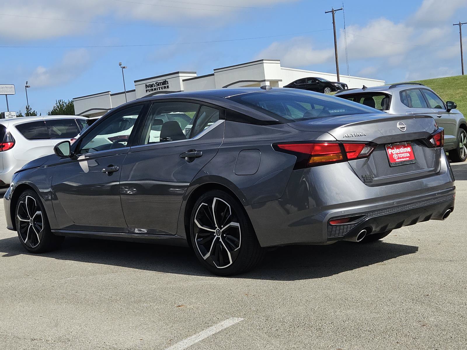 Used 2024 Nissan Altima 2.5 SR FWD image 6
