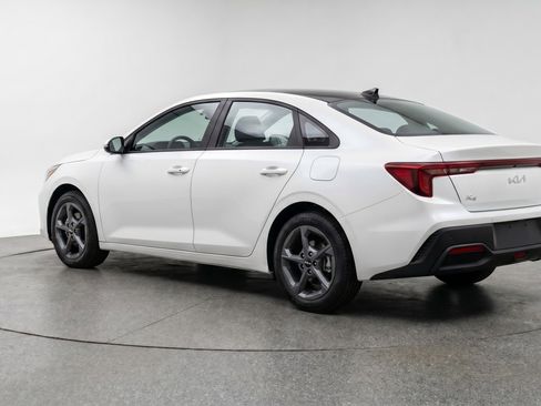 Used 2025 Kia K4 LXS FWD image 6