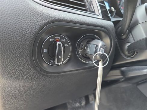 Used 2017 Porsche Macan Base image 29