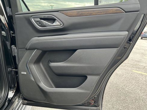 Used 2023 Chevrolet Tahoe Premier AWD/4WD image 17