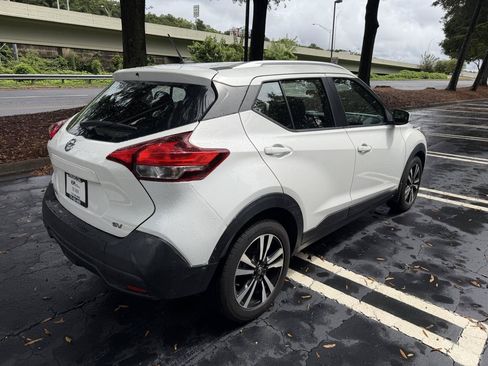 Used 2019 Nissan Kicks SV FWD image 5