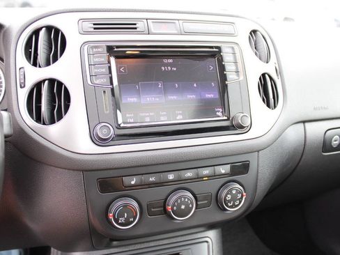 Used 2017 Volkswagen Tiguan Wolfsburg Edition AWD/4WD image 15