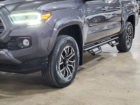 Used 2021 Toyota Tacoma TRD Sport image 17