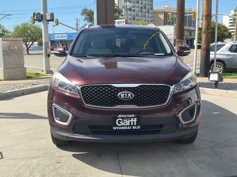 Used 2017 Kia Sorento LX FWD image 10