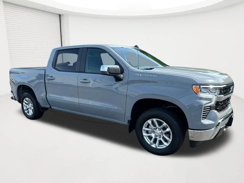 Used 2024 Chevrolet Silverado 1500 LT AWD/4WD image 3