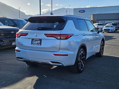 Used 2025 Mitsubishi Outlander SEL AWD/4WD image 3
