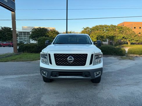 Used 2017 Nissan Titan PRO-4X image 9