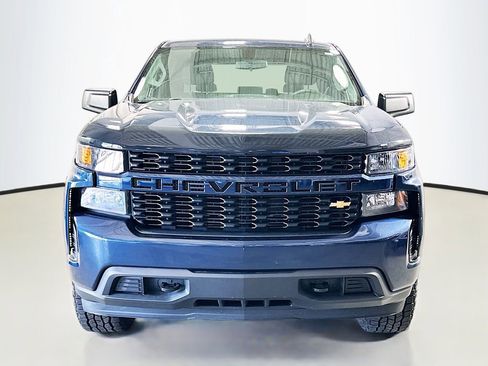 Used 2020 Chevrolet Silverado 1500 Custom w/ Custom Value Package image 4