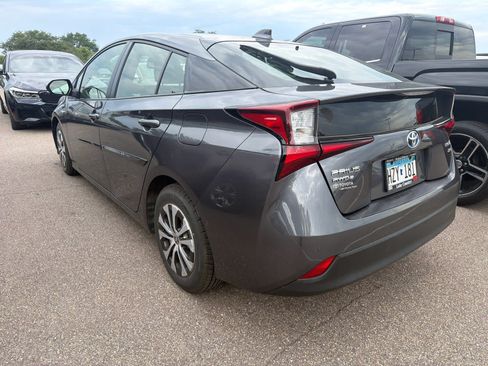 Used 2022 Toyota Prius XLE AWD/4WD image 2