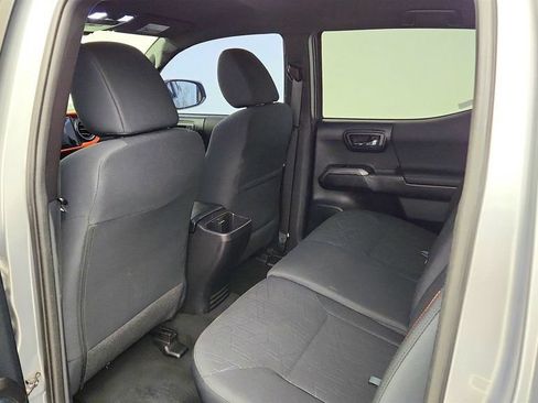 Used 2016 Toyota Tacoma TRD Sport w/ Towing Package AWD/4WD image 21
