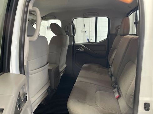 Used 2019 Nissan Frontier SV image 10