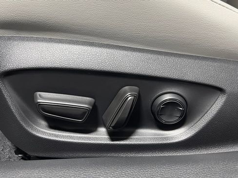New 2026 Toyota Prius Limited FWD image 9