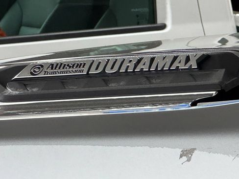 Used 2025 Chevrolet Silverado 2500 LT w/ Convenience Package AWD/4WD image 5