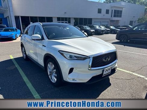 Used 2019 INFINITI QX50 Essential w/ Premium Heat Package AWD/4WD image 1