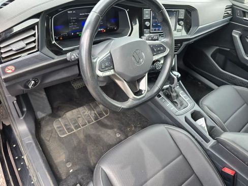 Used 2024 Volkswagen Jetta SE FWD image 13
