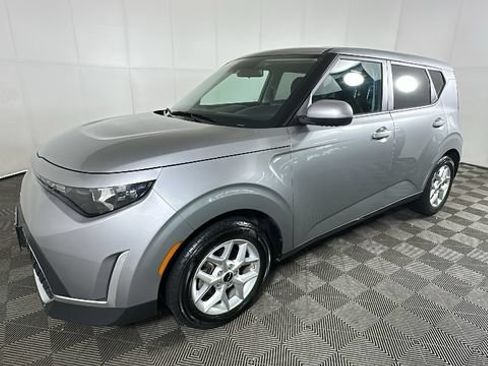 Used 2024 Kia Soul LX w/ Option Group 015 FWD image 6