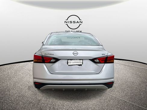 Used 2024 Nissan Altima 2.5 SV image 6