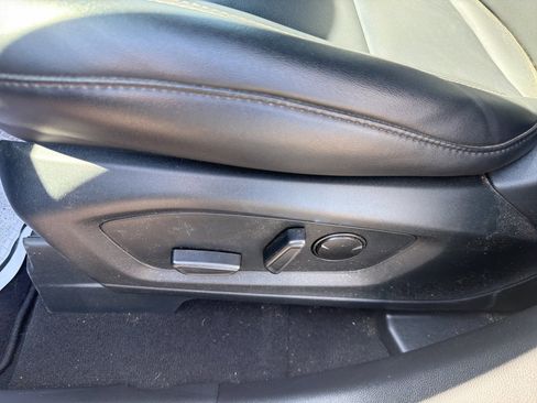 Used 2023 Ford Explorer XLT w/ Equipment Group 202A image 26