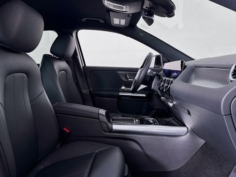 Certified 2026 Mercedes-Benz GLA 250 4MATIC image 8