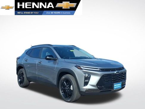 New 2026 Chevrolet Trax ACTIV w/ Sunroof Package FWD image 1