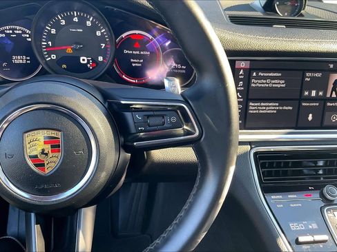 Used 2021 Porsche Panamera image 21