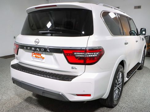 Used 2024 Nissan Armada SL w/ Captain's Chairs Package image 7