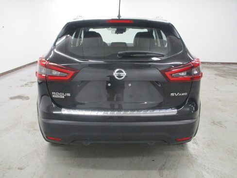 Used 2020 Nissan Rogue Sport SV w/ Technology Package image 5