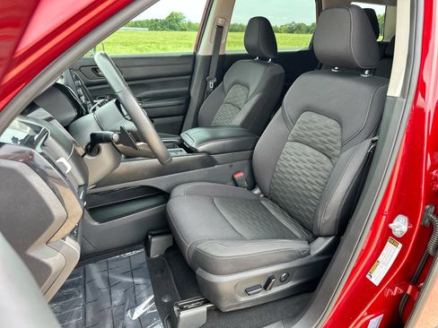 Used 2022 Nissan Pathfinder SV FWD image 11