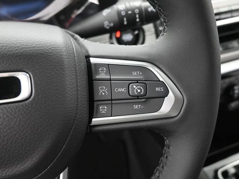 New 2026 Jeep Compass Limited image 29