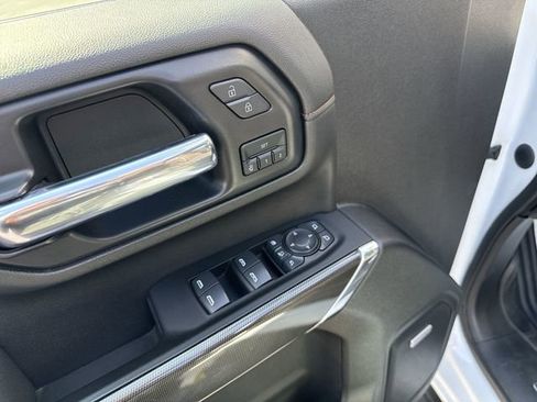 Used 2022 GMC Sierra 3500 AT4 w/ AT4 Preferred Package AWD/4WD image 24