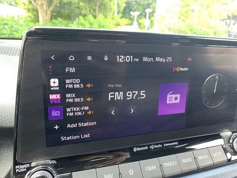 Used 2023 Kia Seltos S w/ Navigation Package FWD image 24