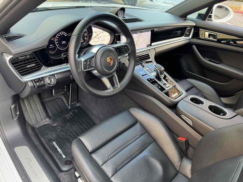 Used 2020 Porsche Panamera 4 image 38