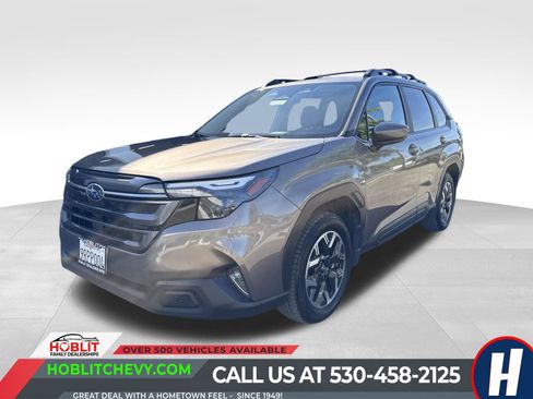 Used 2025 Subaru Forester Premium AWD/4WD image 1