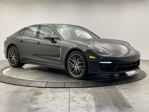 Used 2022 Porsche Panamera 4 Platinum Edition image 9