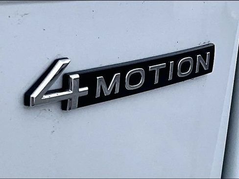 Used 2023 Volkswagen Tiguan SE AWD/4WD image 23