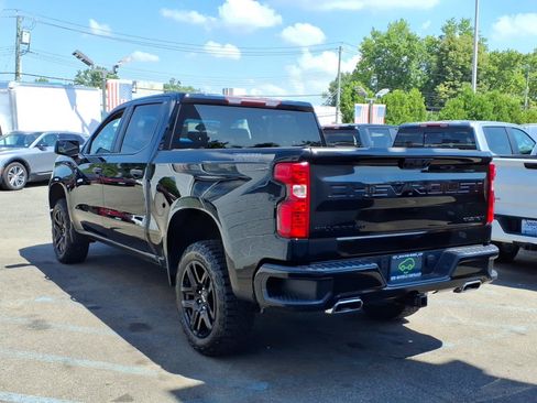 Used 2024 Chevrolet Silverado 1500 Custom Trail Boss w/ Midnight Edition AWD/4WD image 4