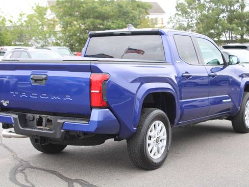 Used 2025 Toyota Tacoma SR5 AWD/4WD image 7