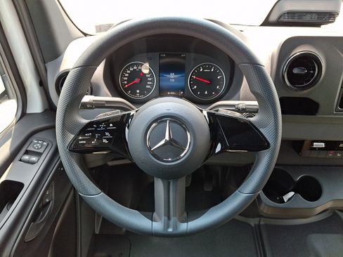 Used 2026 Mercedes-Benz Sprinter 2500 image 21