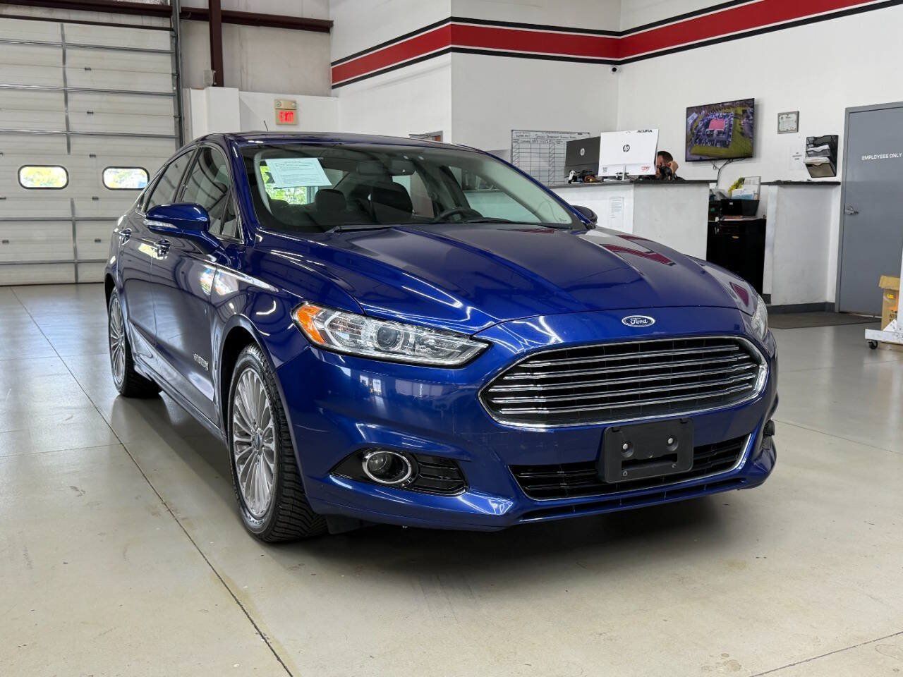 Used 2014 Ford Fusion Titanium FWD image 1